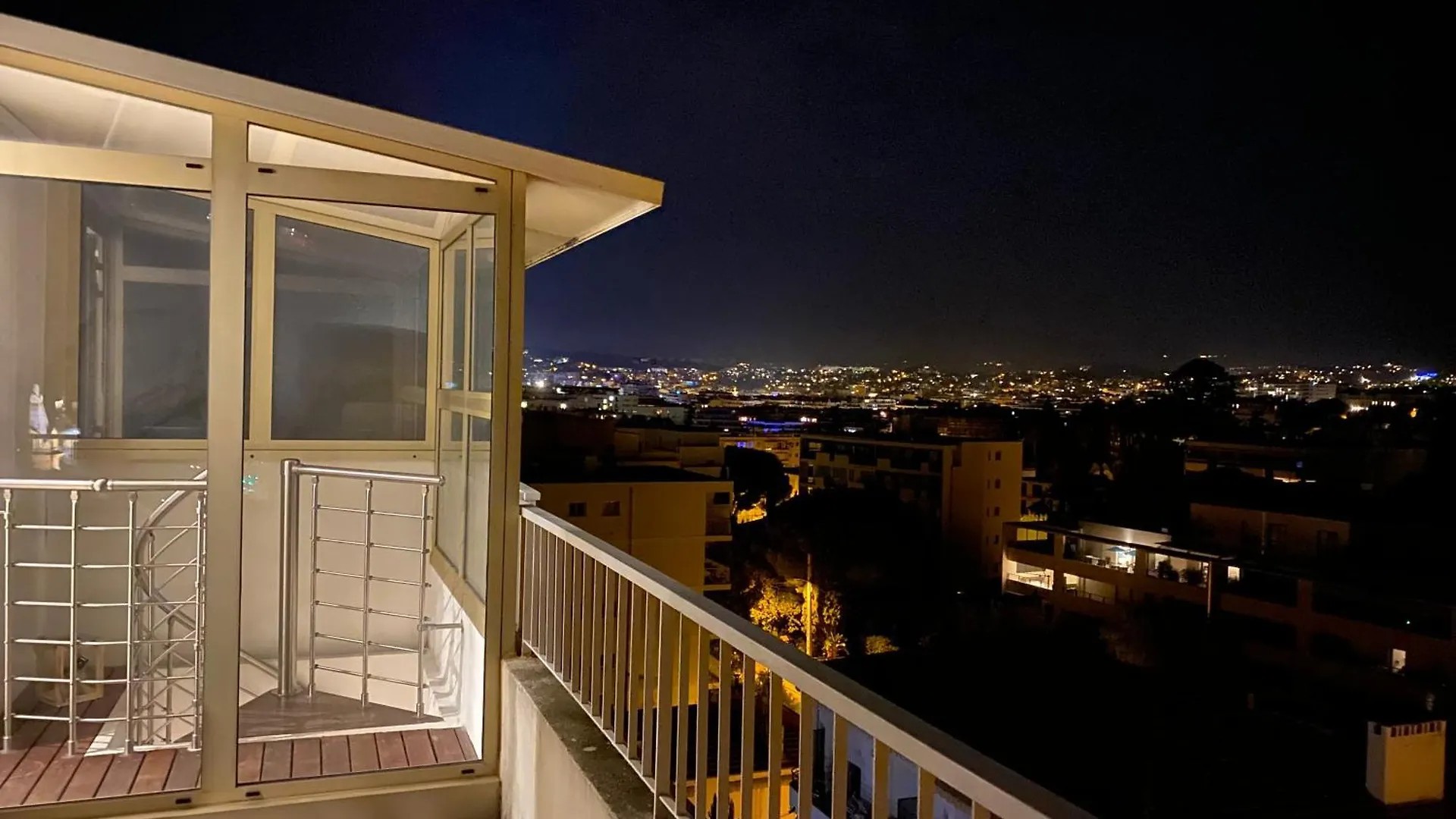 Wow Splendide 3-4 Pcs Duplex Rooftop Vue Mer By Olam Properties Cannes 0*,  France